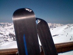 Two boards take a breather before tackling the Combe de Caron